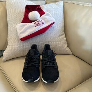 Men’s Adidas Ultraboost Running Shoes Size 9.5